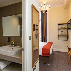 Kew Gardens Hotel