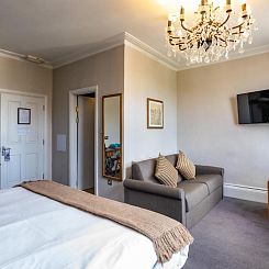 Kew Gardens Hotel