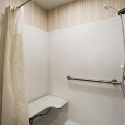 Days Inn & Suites by Wyndham Cherry Hill - Philadelphia