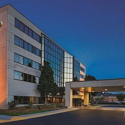 Embassy Suites by Hilton Milwaukee Brookfield
