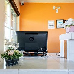 Solaire Inn & Suites