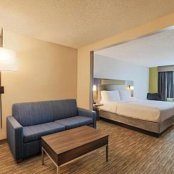 Holiday Inn Express Hotel & Suites Raleigh North - Wake Fore