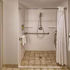 Holiday Inn Express Hotel & Suites Raleigh North - Wake Fore