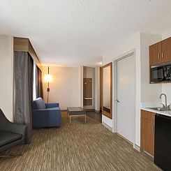 Holiday Inn Express Hotel & Suites Raleigh North - Wake Fore