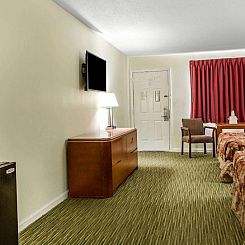 Rodeway Inn Groton