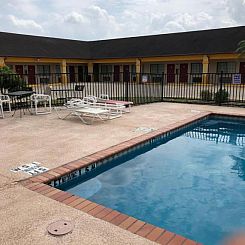 Los Fresnos Inn and Suites