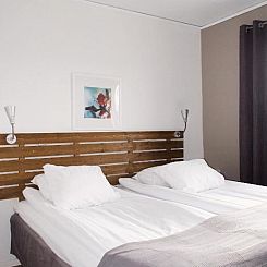 Hotel E-10