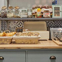 Hipotel Paris buttes chaumont Belleville