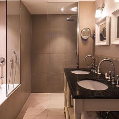 Newhotel Roblin