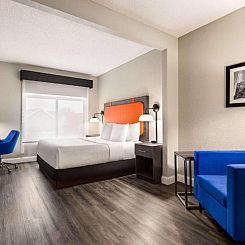 La Quinta by Wyndham Mt. Laurel - Philadelphia