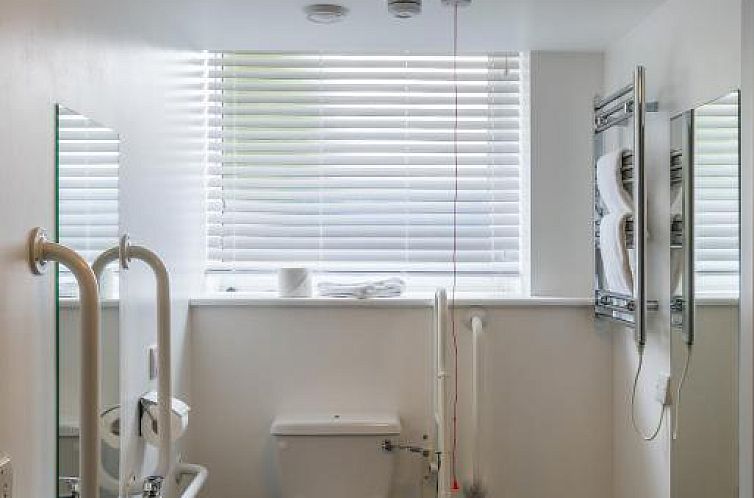 Pelican London Hotel and Residence