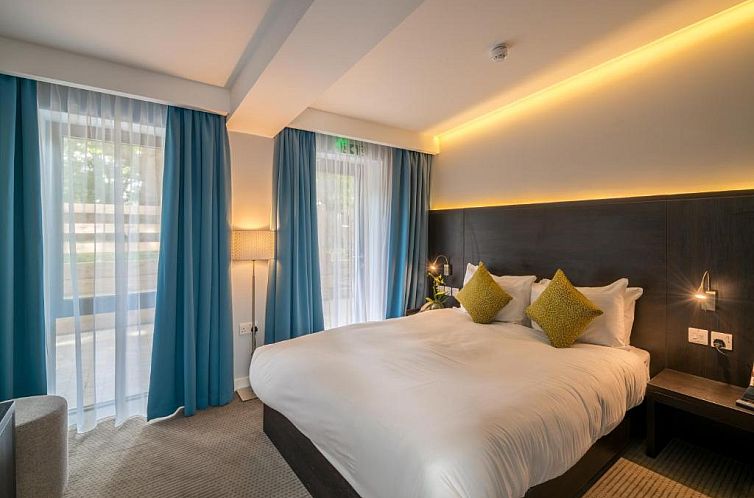 Pelican London Hotel and Residence