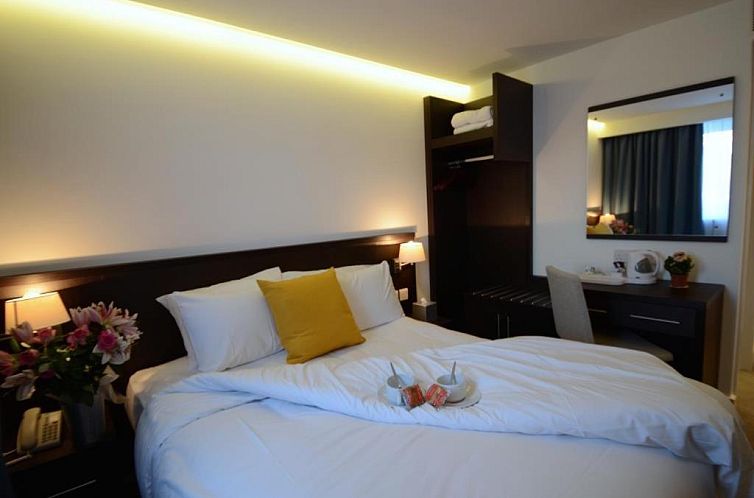 Pelican London Hotel and Residence