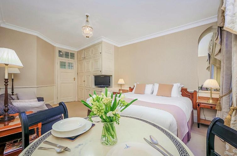 44 Curzon Street by Mansley