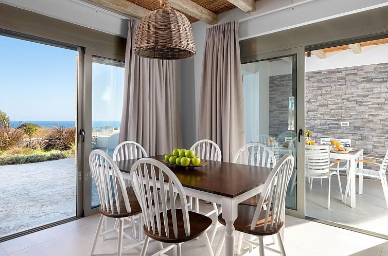 Vakantiehuis Villa Pounentis auf einem Hügel in Lachania
