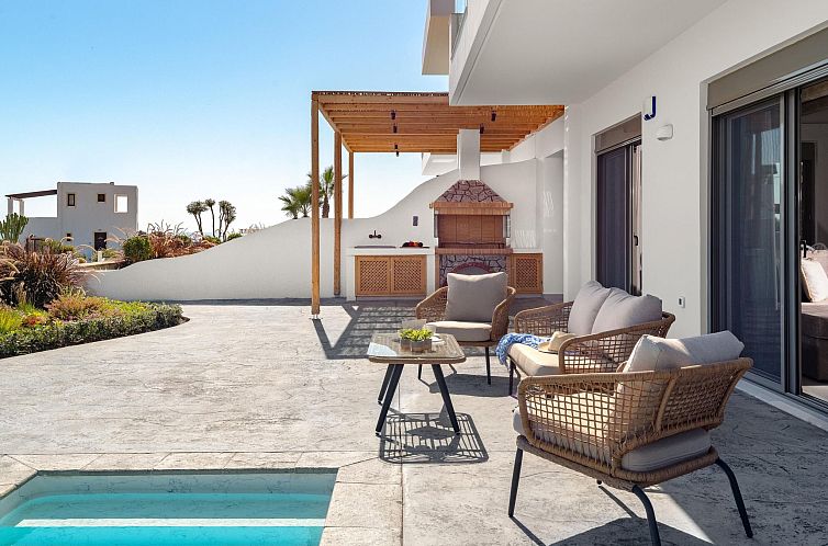 Vakantiehuis Villa Pounentis auf einem Hügel in Lachania