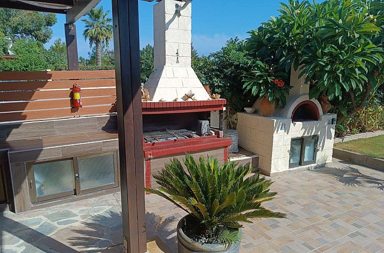 Vakantiehuis Villa Fay mit privatem Parkplatz in Lardos