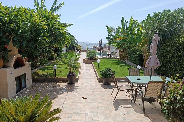 Vakantiehuis Villa Fay mit privatem Parkplatz in Lardos