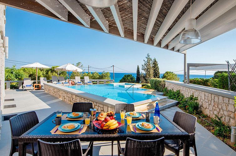 Vakantiehuis Villa CostaMare - Luxuriöse, neu gebaute Stein