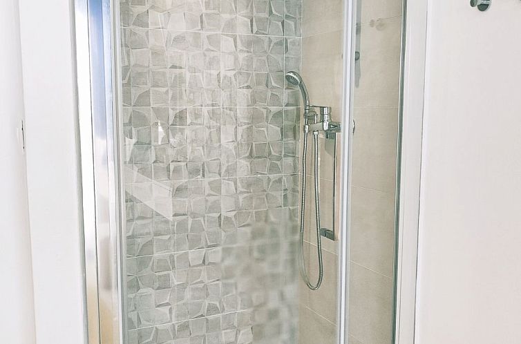 Vakantiehuis Villa CostaMare - Luxuriöse, neu gebaute Stein