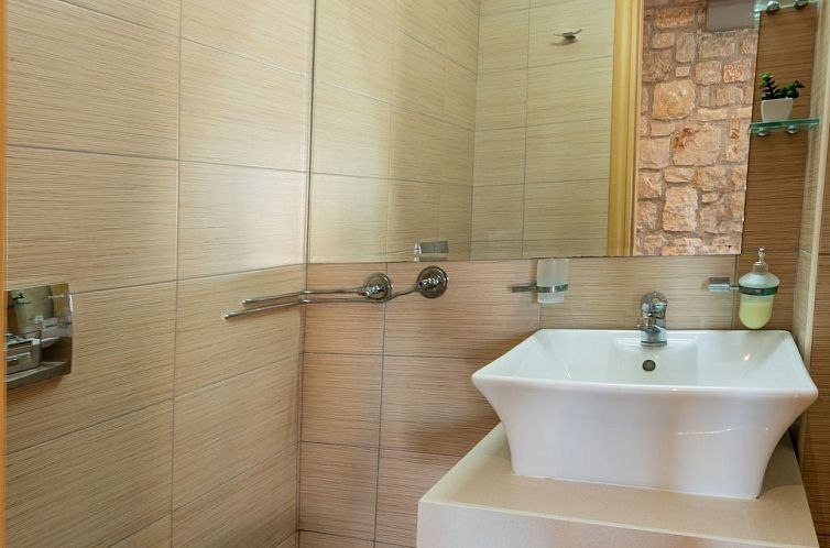 Vakantiehuis Villa CostaMare - Luxuriöse, neu gebaute Stein