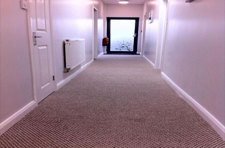 Lyall Apartment Hotel