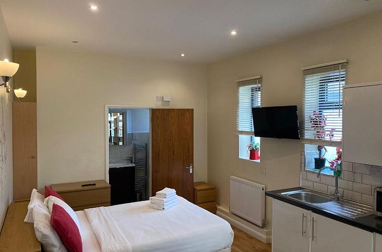 Lyall Apartment Hotel