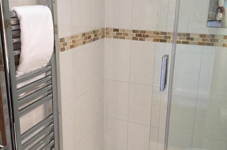 Lyall Apartment Hotel