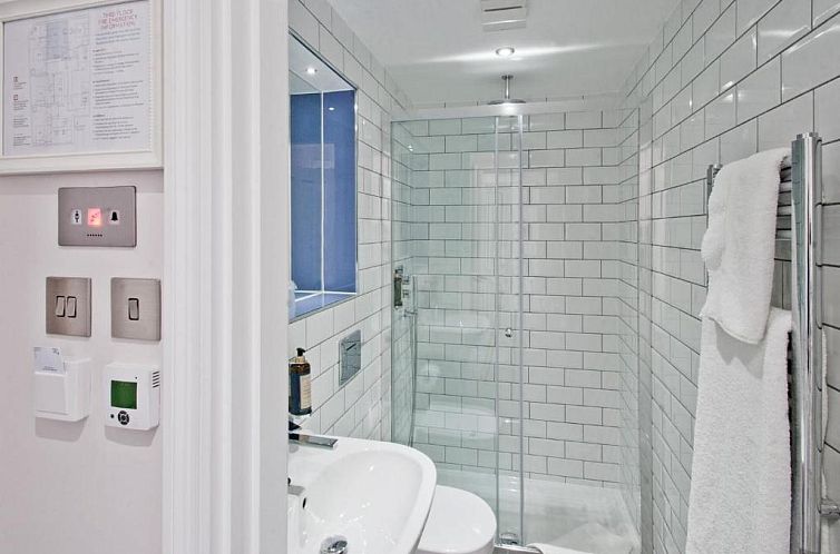 W12 Rooms