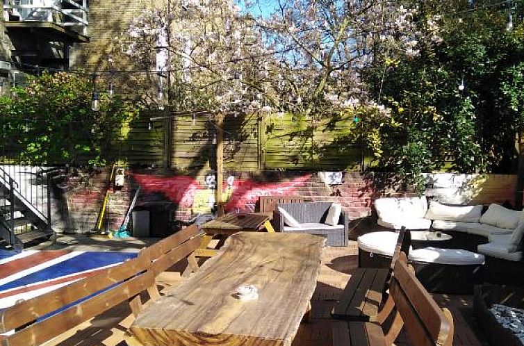 Saint James Backpackers