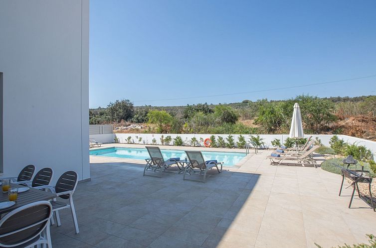 Vakantiehuis Neue Ferienvilla für 10 Personen