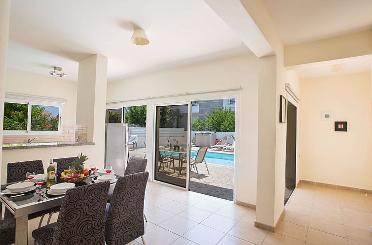 Vakantiehuis Helle Ferienvilla mit Pool