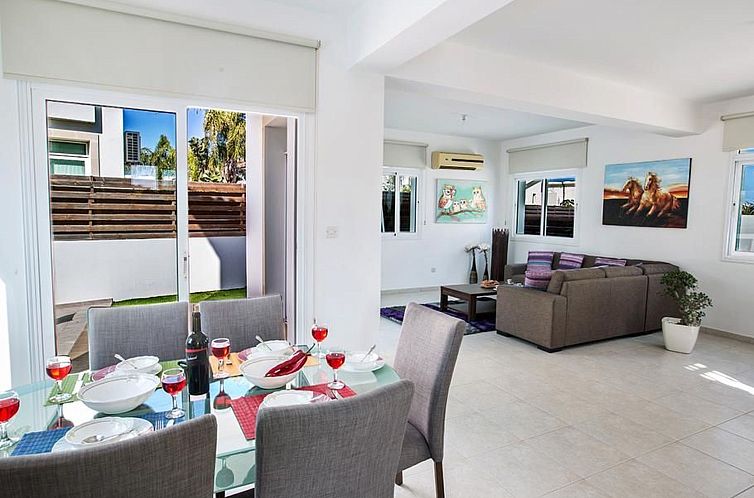 Vakantiehuis in Protaras mit privatem Parkplatz