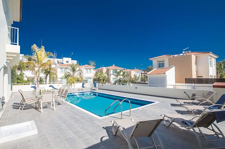 Vakantiehuis Schöne Ferienvilla mit privatem Pool