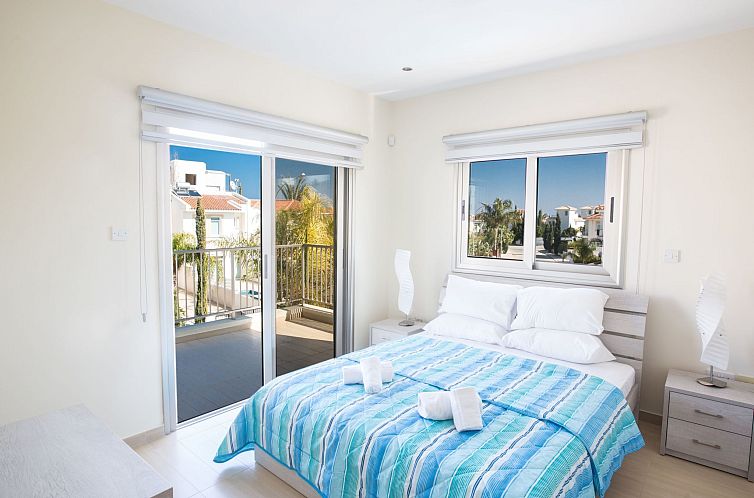 Vakantiehuis Schöne Ferienvilla mit privatem Pool