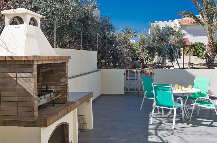 Vakantiehuis Schöne Ferienvilla mit privatem Pool