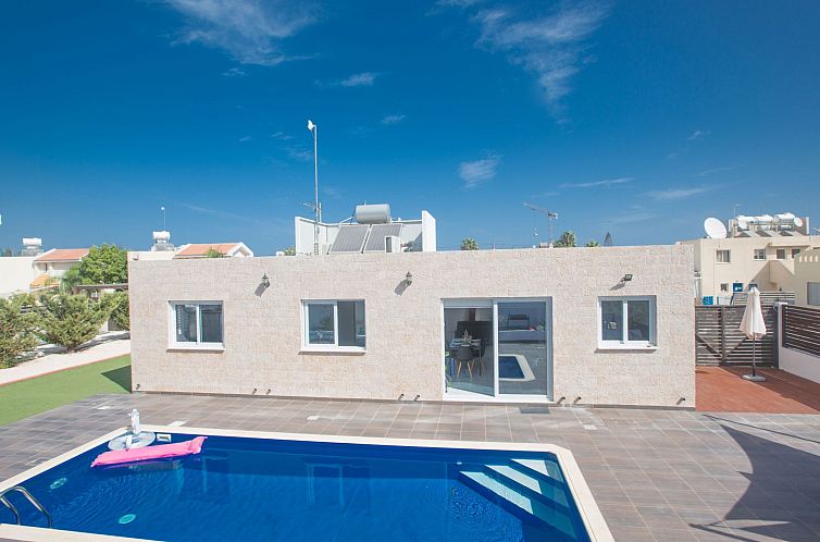Vakantiehuis 3 Schlafzimmer Villa mit Pool in Protaras Zentr