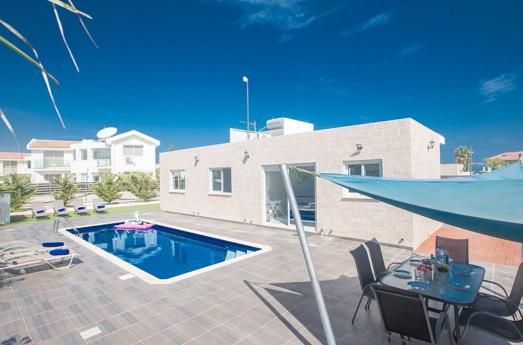 Vakantiehuis 3 Schlafzimmer Villa mit Pool in Protaras Zentr
