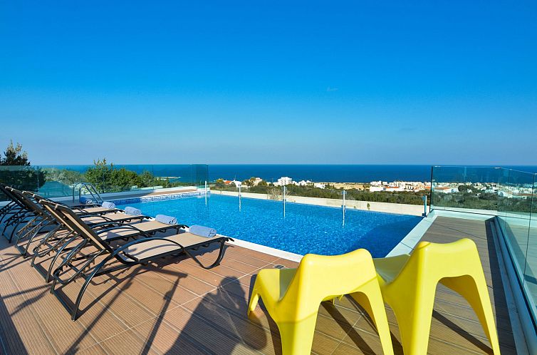 Guest house 0080163 - Holiday property Famagusta - Vakantiehuis Private Villa mit 4 Schlafzimmern, Pool und Mee