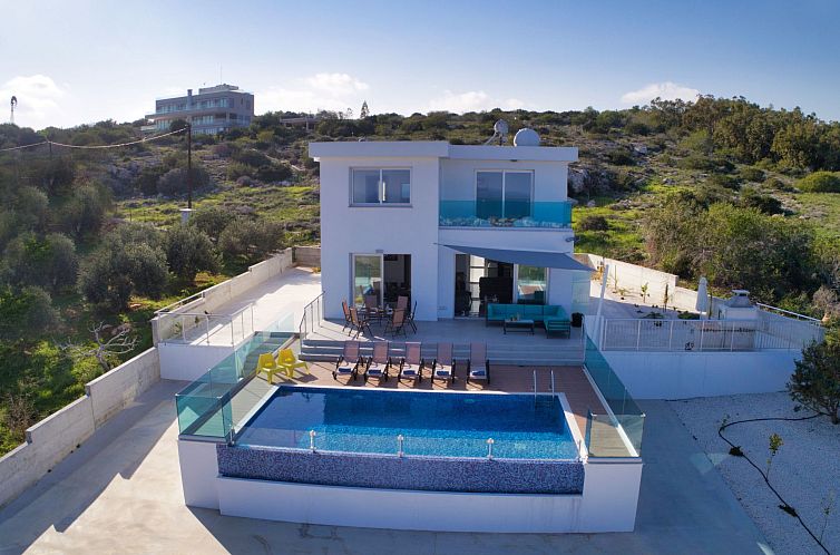 Vakantiehuis Private Villa mit 4 Schlafzimmern, Pool und Mee