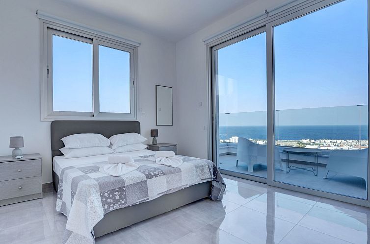 Vakantiehuis Private Villa mit 4 Schlafzimmern, Pool und Mee