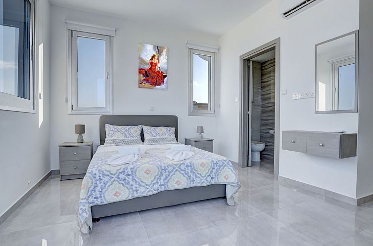 Vakantiehuis Private Villa mit 4 Schlafzimmern, Pool und Mee