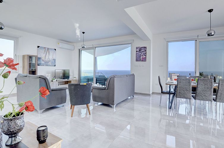 Vakantiehuis Private Villa mit 4 Schlafzimmern, Pool und Mee