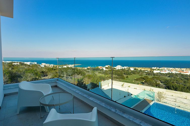 Vakantiehuis Private Villa mit 4 Schlafzimmern, Pool und Mee