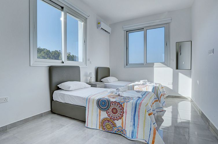 Vakantiehuis Private Villa mit 4 Schlafzimmern, Pool und Mee