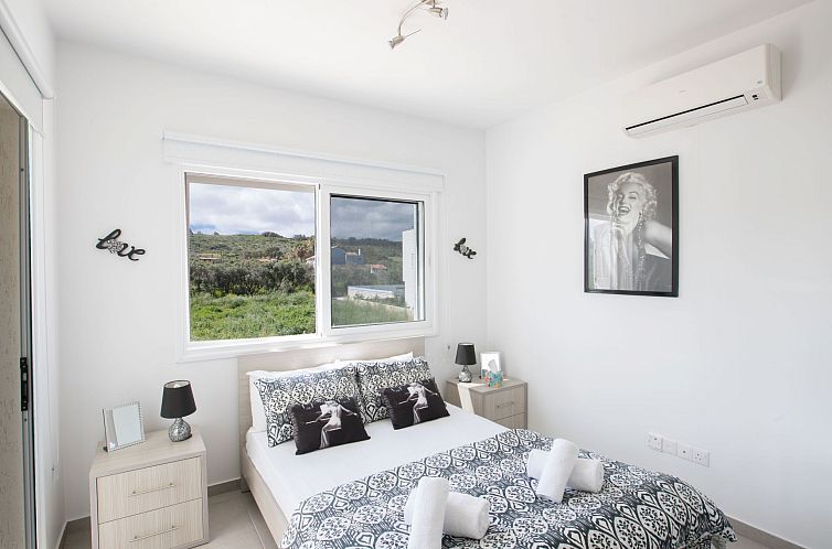 Vakantiehuis Moderne 4-Schlafzimmer-Villa im Zentrum von Pro