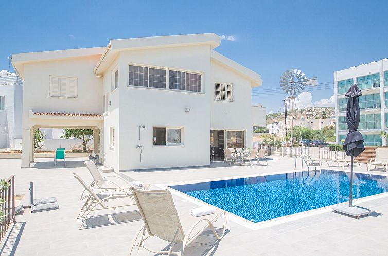 Vakantiehuis Wunderschöne Villa mit privatem Pool und groß