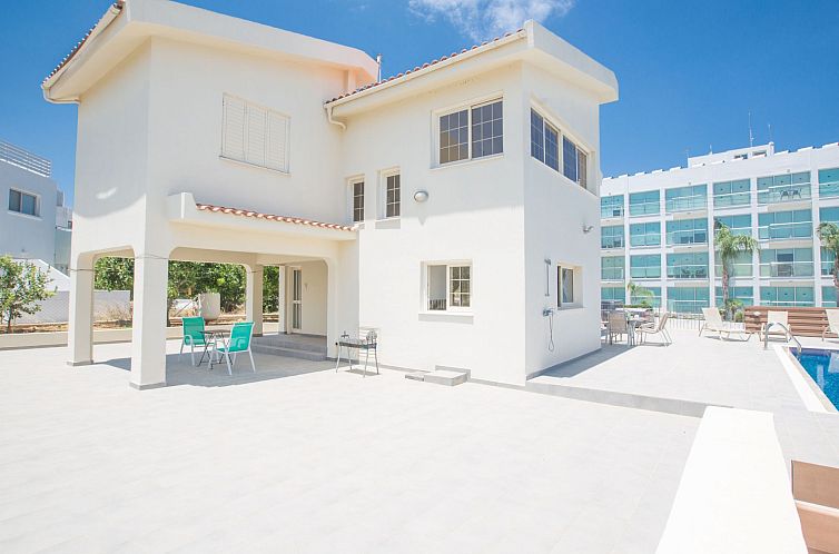 Vakantiehuis Wunderschöne Villa mit privatem Pool und groß