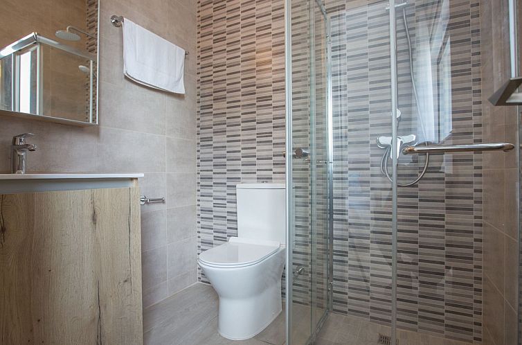 Vakantiehuis Neue, luxuriöse 3-Schlafzimmer-Villa in Protar