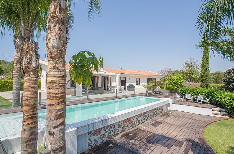 Vakantiehuis 4-Schlafzimmer-Villa mit Pool im Zentrum von Pr